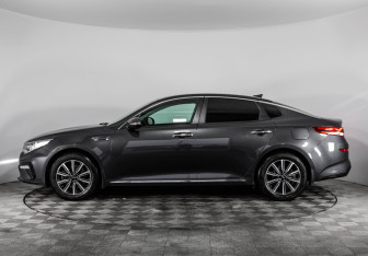 Подержанный автомобиль Kia Optima Sedan 2019 года (8 фото)