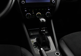 Подержанный автомобиль Skoda Octavia Liftback 2019 года (13 фото)