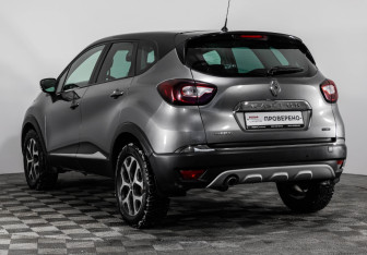 Подержанный автомобиль Renault Kaptur 2017 года (7 фото)