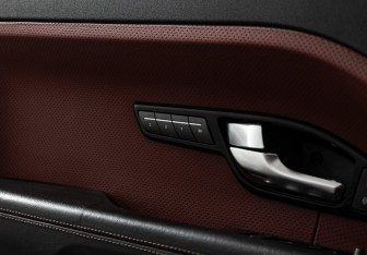 Подержанный автомобиль Land Rover Range Rover Evoque 2012 года (18 фото)