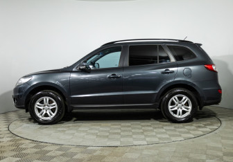 Подержанный автомобиль Hyundai Santa Fe 2012 года (8 фото)