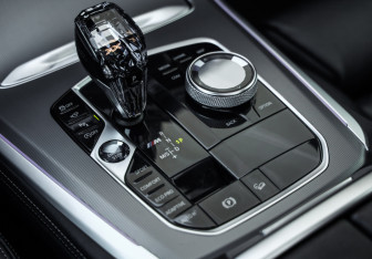 Подержанный автомобиль BMW X5 2020 года (25 фото)