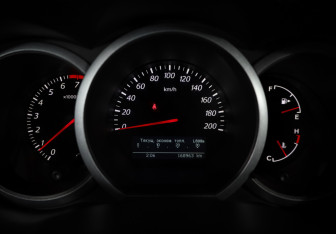 Подержанный автомобиль Suzuki Grand Vitara 2011 года (11 фото)