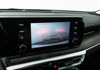 Подержанный автомобиль Kia K5 2021 года (19 фото)