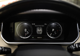 Подержанный автомобиль Land Rover Range Rover Sport 2017 года (14 фото)