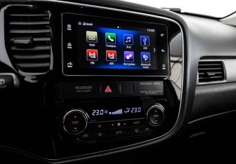 Подержанный автомобиль Mitsubishi Outlander 2018 года (17 фото)