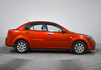 Подержанный автомобиль Kia Rio Sedan 2010 года (4 фото)