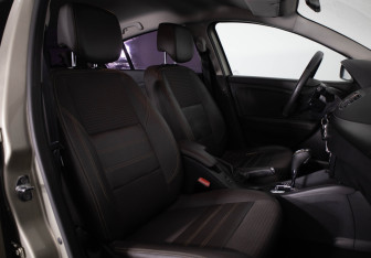 Подержанный автомобиль Renault Fluence 2014 года (15 фото)