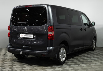Подержанный автомобиль Peugeot Traveller 2020 года (5 фото)