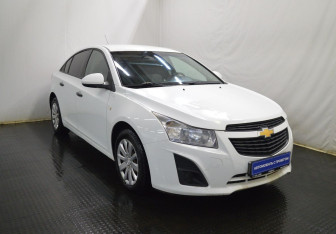 Подержанный автомобиль Chevrolet Cruze Sedan 2013 года (3 фото)