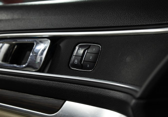 Подержанный автомобиль Ford Explorer 2017 года (22 фото)