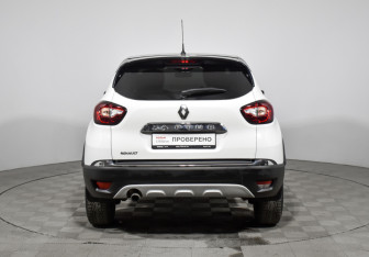 Подержанный автомобиль Renault Kaptur 2017 года (6 фото)