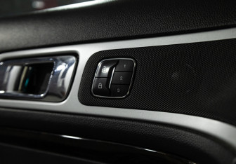 Подержанный автомобиль Ford Explorer 2014 года (19 фото)