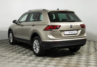 Подержанный автомобиль Volkswagen Tiguan 2017 года (7 фото)