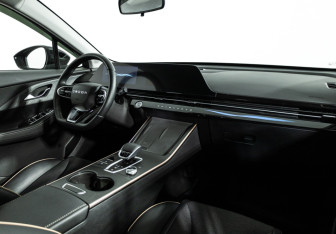 Подержанный автомобиль Omoda C5 2024 года (9 фото)