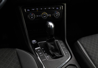 Подержанный автомобиль Volkswagen Tiguan 2020 года (13 фото)