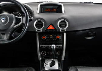 Подержанный автомобиль Renault Koleos 2008 года (11 фото)