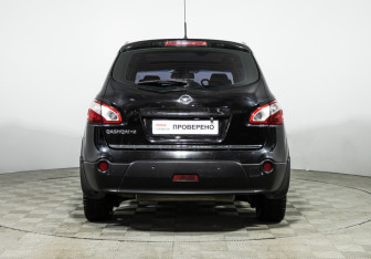 Подержанный автомобиль Nissan Qashqai+2 2010 года (6 фото)