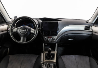 Подержанный автомобиль Subaru Forester Suv 2008 года (10 фото)
