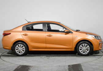 Подержанный автомобиль Kia Rio Sedan 2017 года (4 фото)