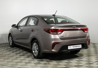 Подержанный автомобиль Kia Rio Sedan 2019 года (7 фото)