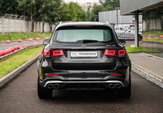 Подержанный автомобиль Mercedes-Benz GLC AMG 2021 года (7 фото)