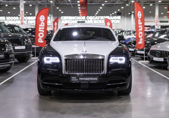 Подержанный автомобиль Rolls-Royce Wraith 2016 года (31 фото)