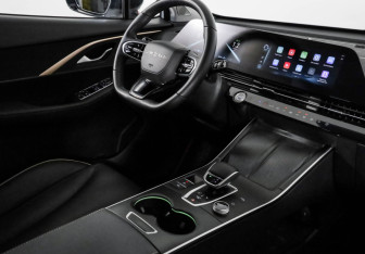 Подержанный автомобиль Omoda C5 2023 года (9 фото)