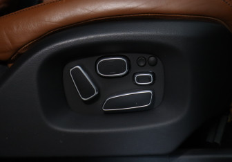 Подержанный автомобиль Land Rover Range Rover 2013 года (16 фото)