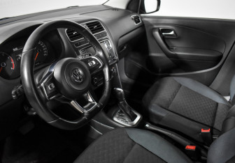 Подержанный автомобиль Volkswagen Polo Sedan 2020 года (9 фото)