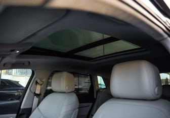 Подержанный автомобиль Audi e-tron 2021 года (33 фото)