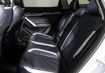 Подержанный автомобиль Geely Atlas 2024 года (10 фото)