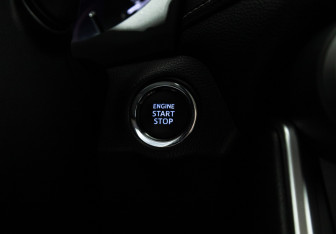 Подержанный автомобиль Toyota RAV4 2021 года (19 фото)