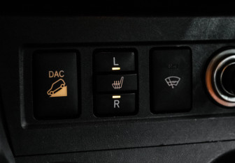 Подержанный автомобиль Toyota RAV4 2006 года (16 фото)