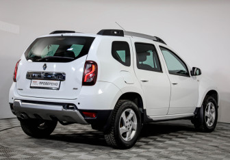 Подержанный автомобиль Renault Duster 2015 года (5 фото)