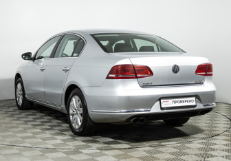 Подержанный автомобиль Volkswagen Passat Sedan 2013 года (7 фото)