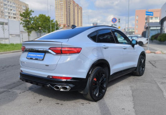 Подержанный автомобиль Geely Tugella 2023 года (4 фото)