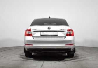 Подержанный автомобиль Skoda Octavia Liftback 2016 года (6 фото)
