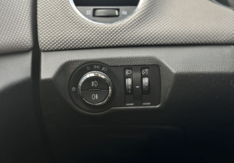 Подержанный автомобиль Chevrolet Cruze Hatchback 2012 года (11 фото)