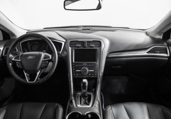 Подержанный автомобиль Ford Mondeo Sedan 2017 года (10 фото)