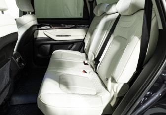 Подержанный автомобиль Exeed VX 2022 года (10 фото)