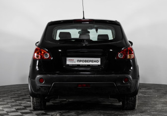 Подержанный автомобиль Nissan Qashqai 2007 года (6 фото)