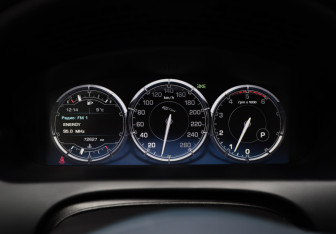 Подержанный автомобиль Jaguar XJ 2013 года (18 фото)