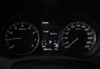 Подержанный автомобиль Mitsubishi Outlander 2014 года (12 фото)