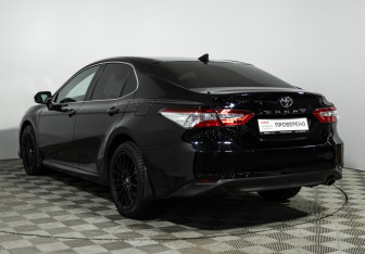 Подержанный автомобиль Toyota Camry Sedan 2021 года (7 фото)
