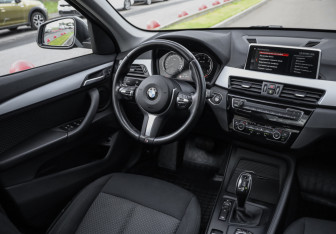 Подержанный автомобиль BMW X1 2019 года (12 фото)