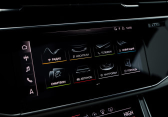 Подержанный автомобиль Audi Q8 2019 года (15 фото)