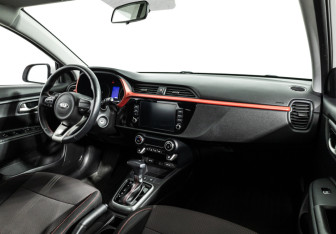 Подержанный автомобиль Kia Rio Sedan 2021 года (9 фото)