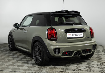 Подержанный автомобиль MINI Hatch 2019 года (7 фото)