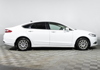 Подержанный автомобиль Ford Mondeo Sedan 2018 года (4 фото)